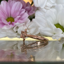 Load image into Gallery viewer, Morganite & Diamond Round Rose Gold Ring