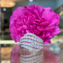 Load image into Gallery viewer, Diamond Seashell 18K White Gold Ring