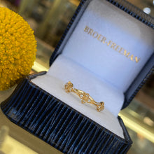 Load image into Gallery viewer, Floral Inspired Diamond Band