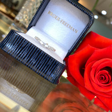 Load image into Gallery viewer, Chevron Baguette & Round Diamond Band