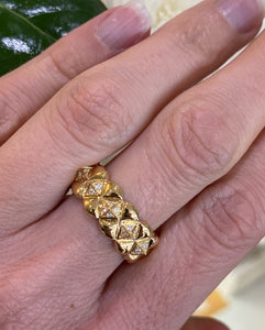 18K Yellow Gold Diamond Pyramid Ring