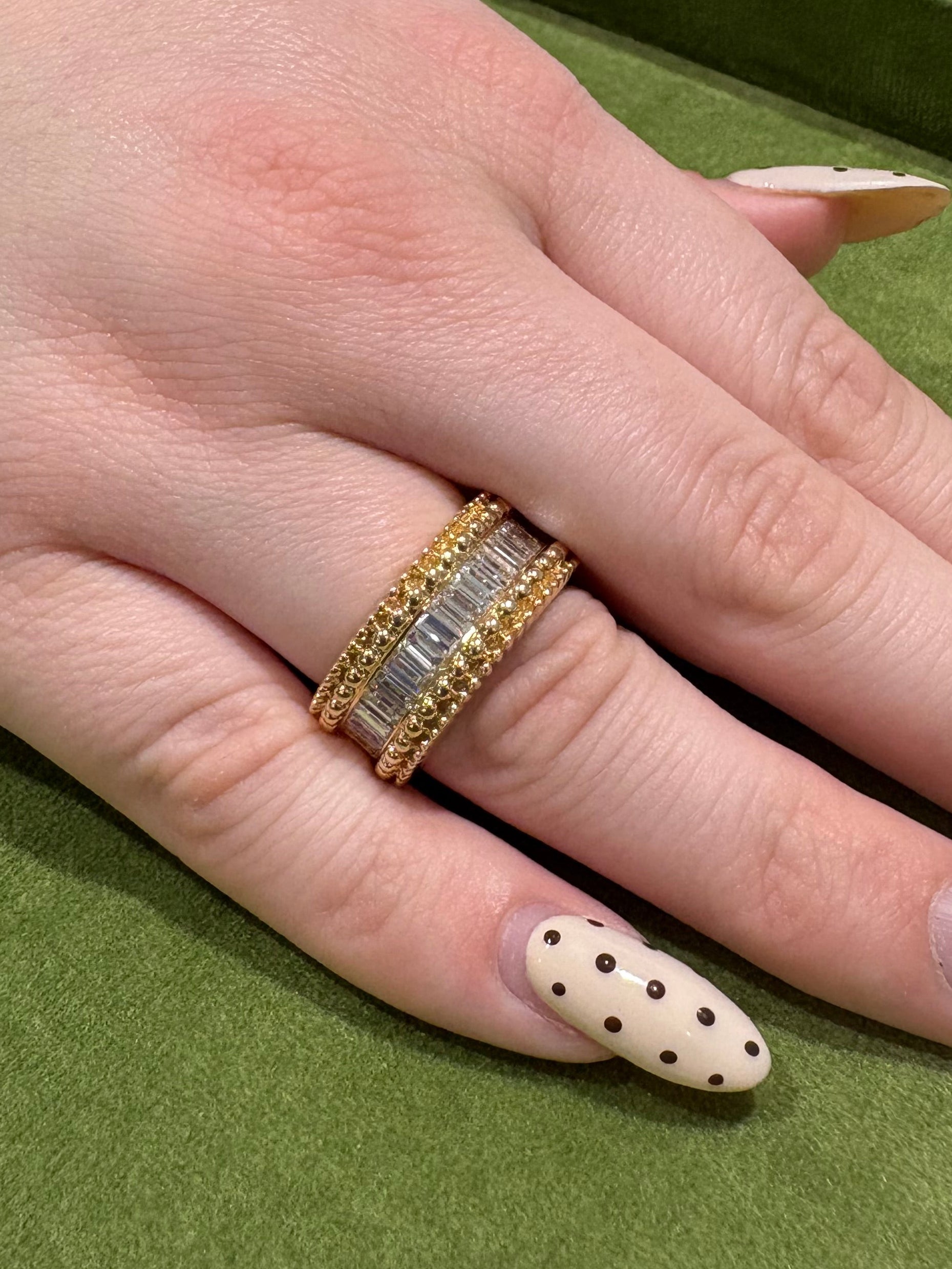 Beaded Edge Baguette Diamond Band