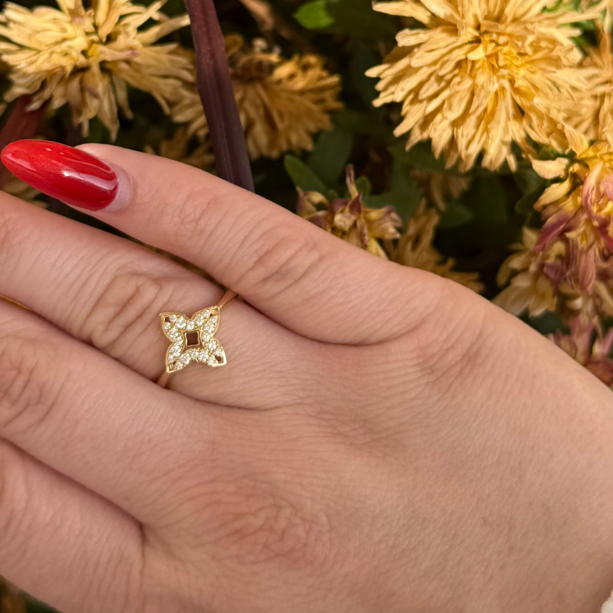 Diamond Clover Bloom Ring