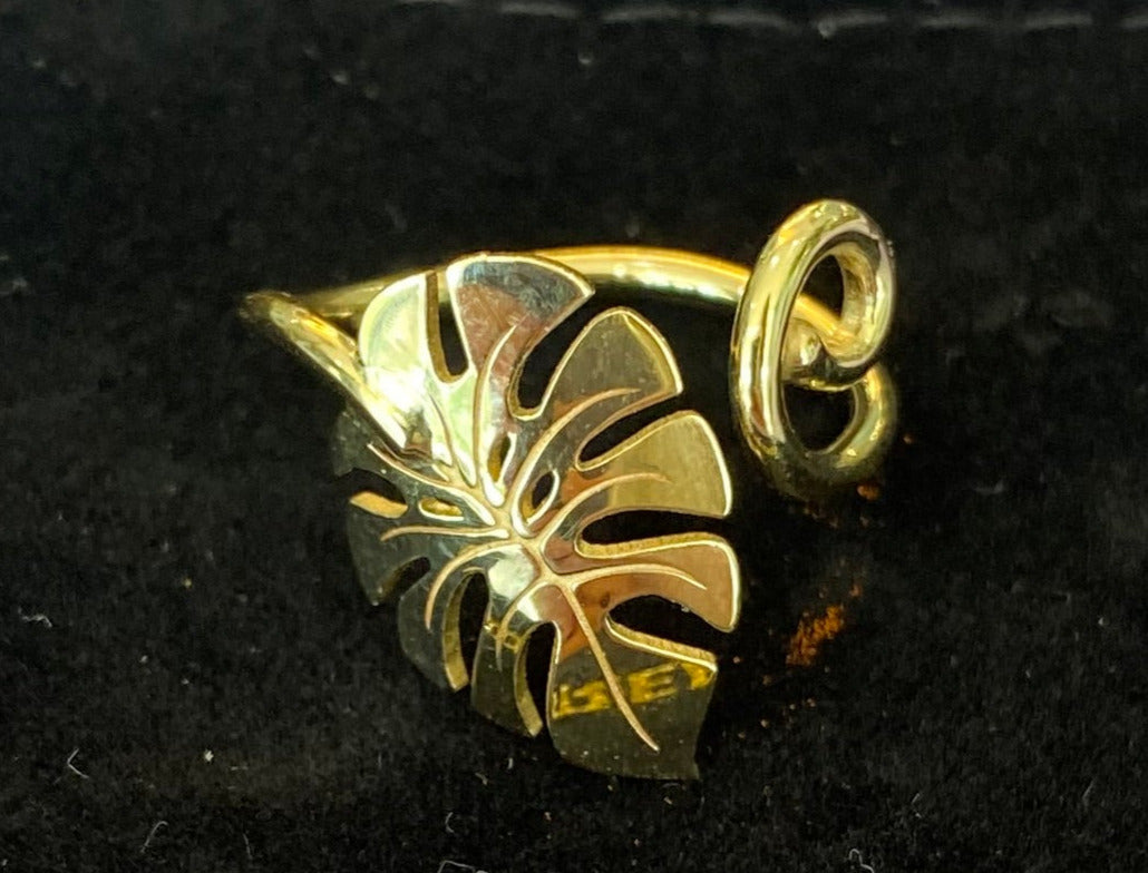 Curly Leaf Yellow Gold Ring