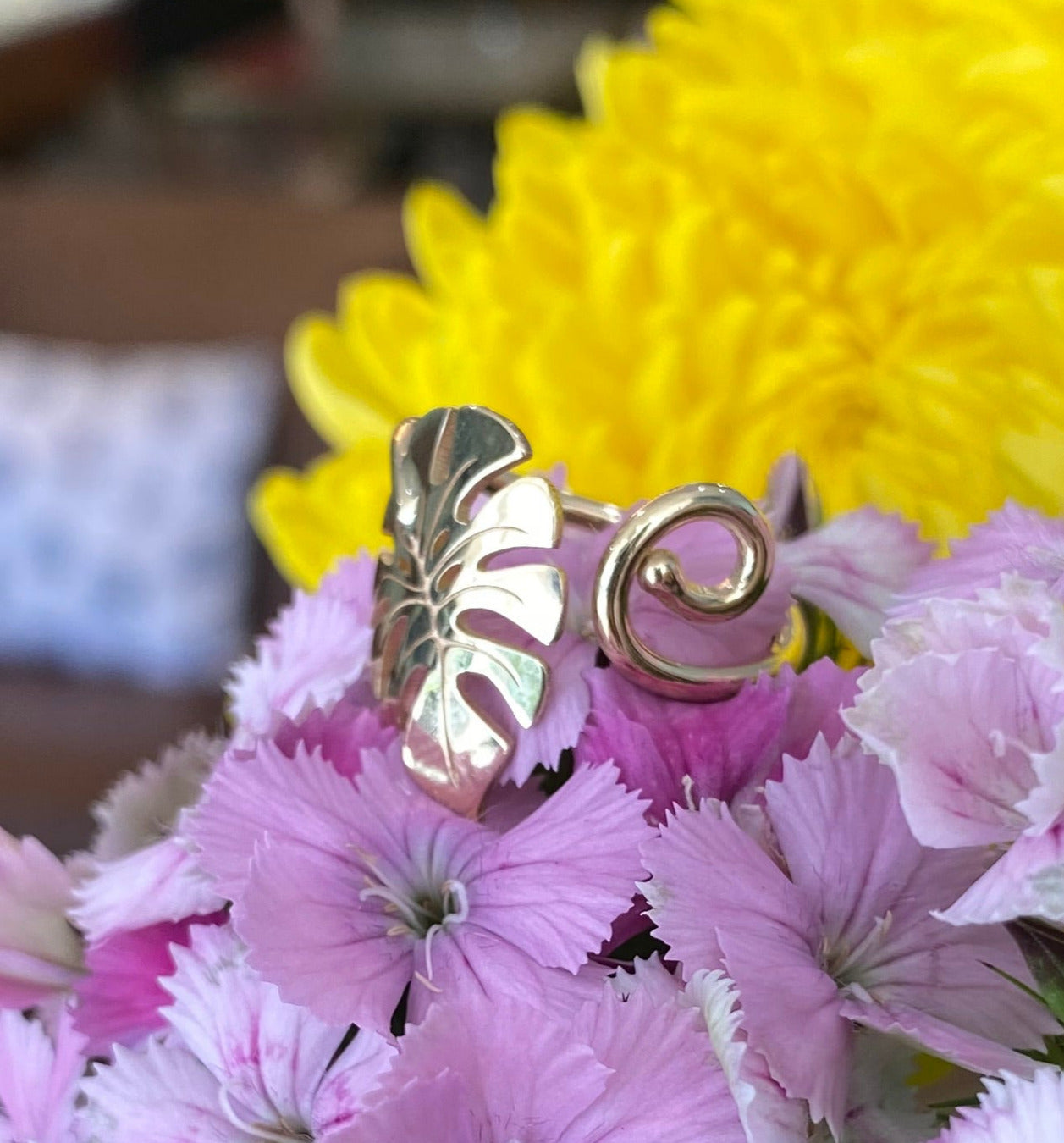 Curly Leaf Yellow Gold Ring