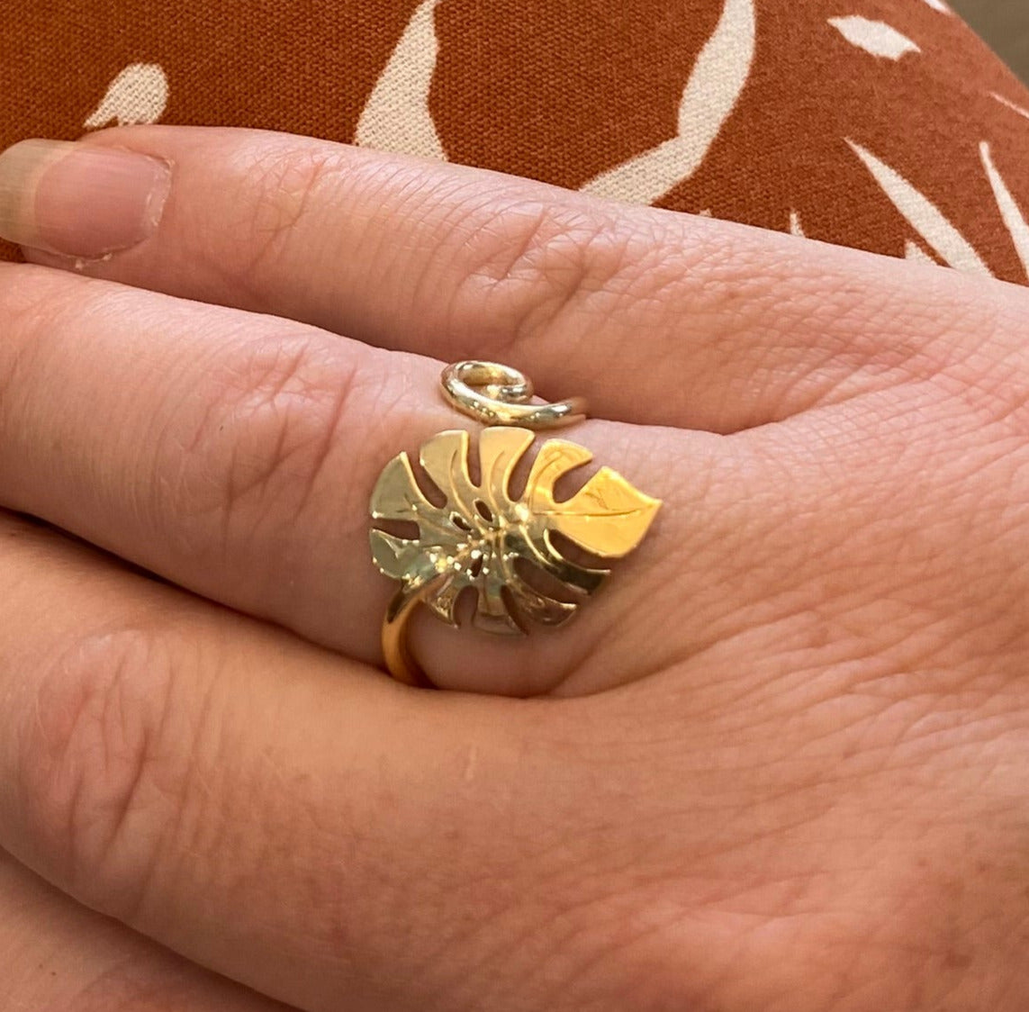 Curly Leaf Yellow Gold Ring