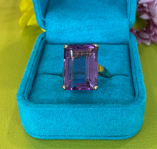 Load image into Gallery viewer, Vintage Yellow Gold Amethyst Cocktail Ring
