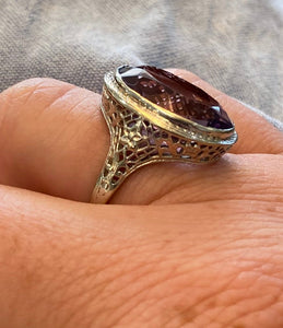 White Gold Vintage Oval Amethyst Ring
