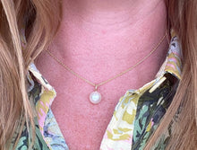 Load image into Gallery viewer, Yellow Gold Pearl Drop Pendant Necklace

