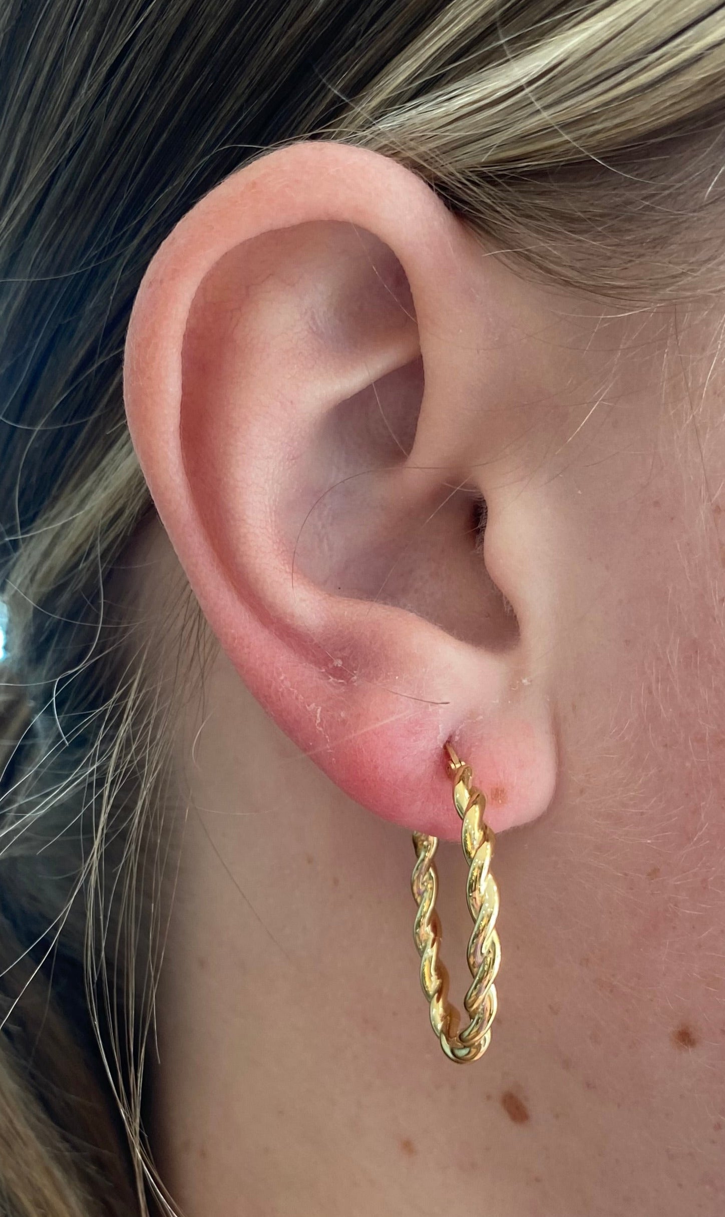 Yellow Gold Round Medium Twist Hoops