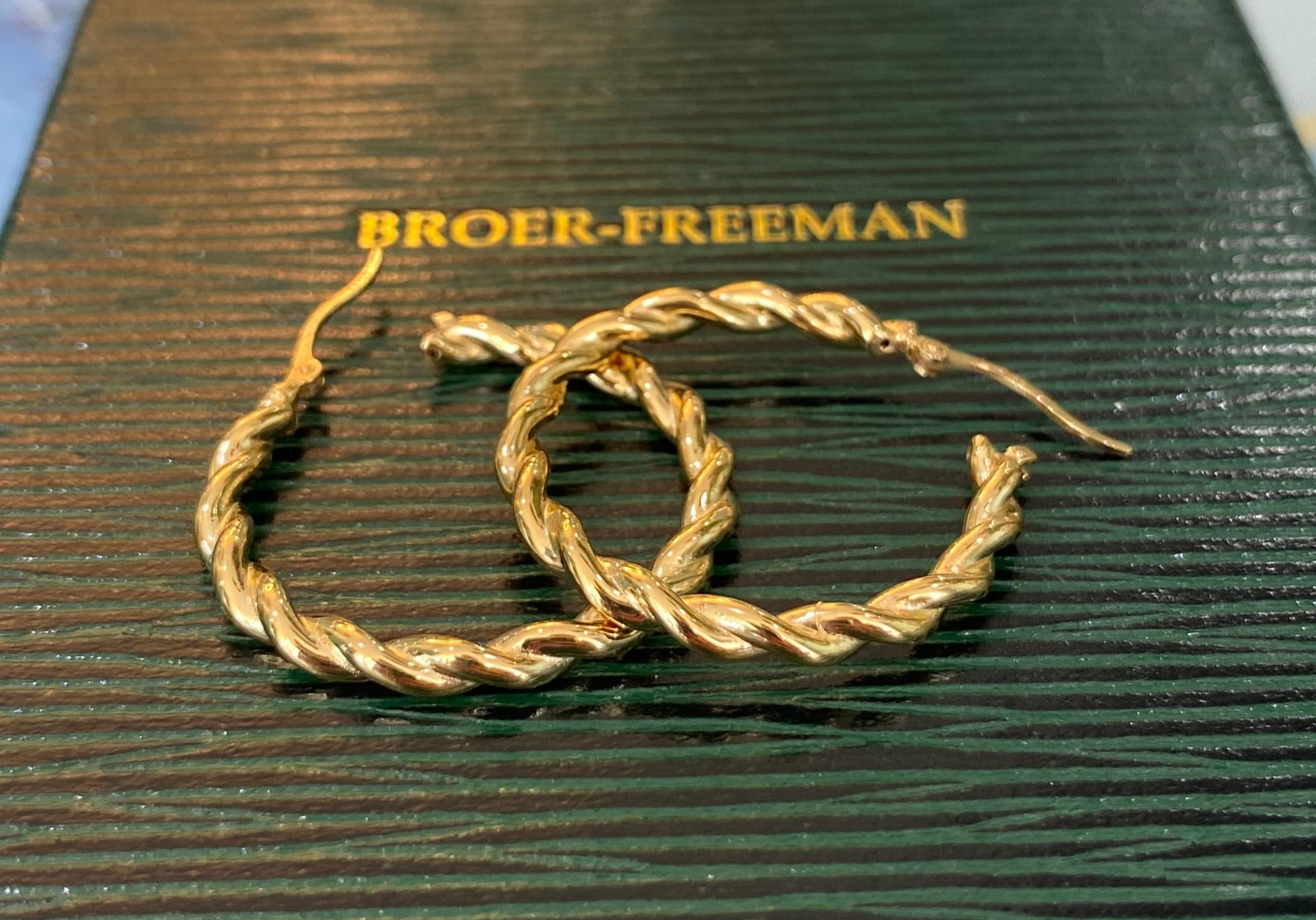 Yellow Gold Round Medium Twist Hoops