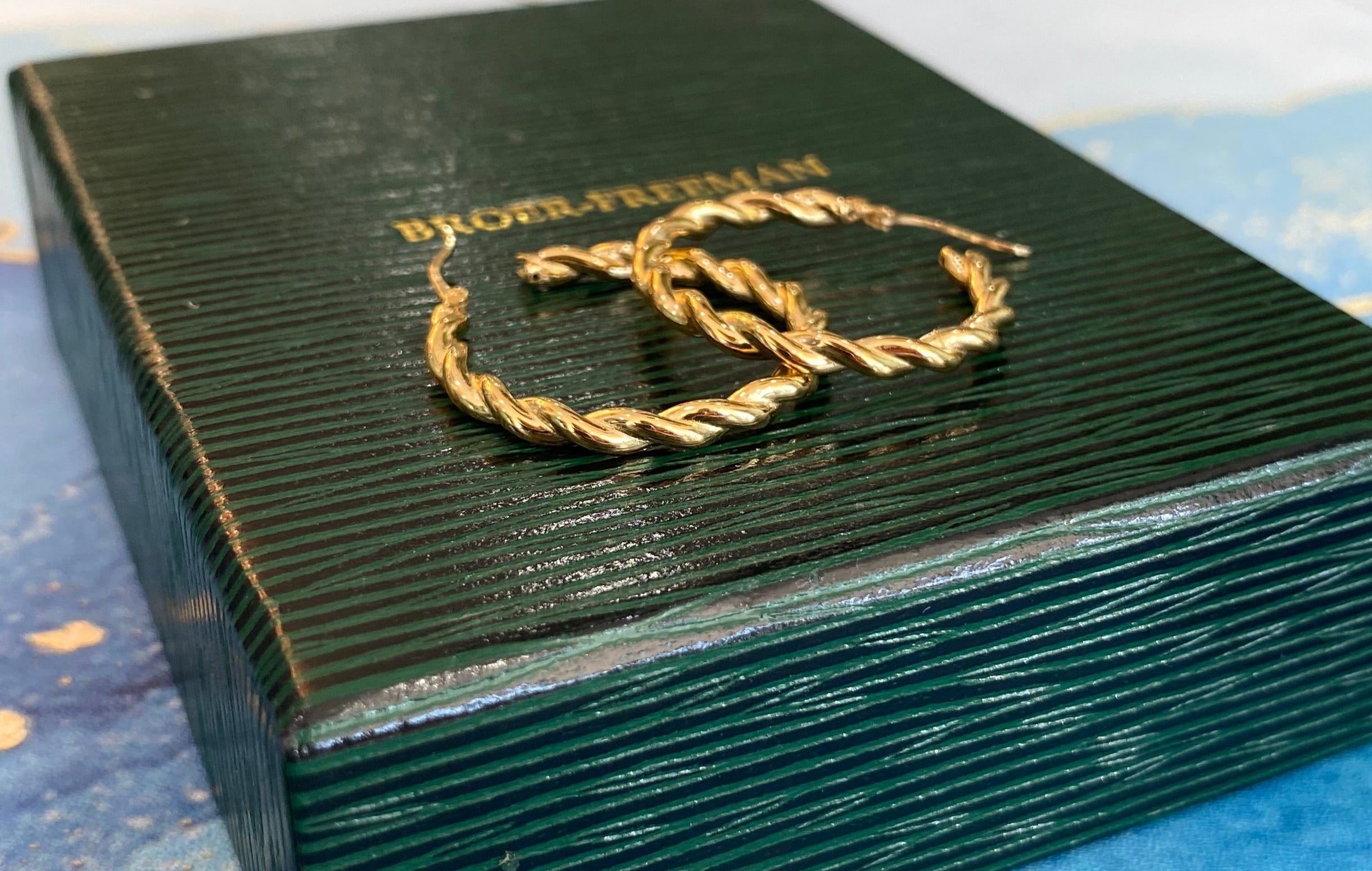 Yellow Gold Round Medium Twist Hoops