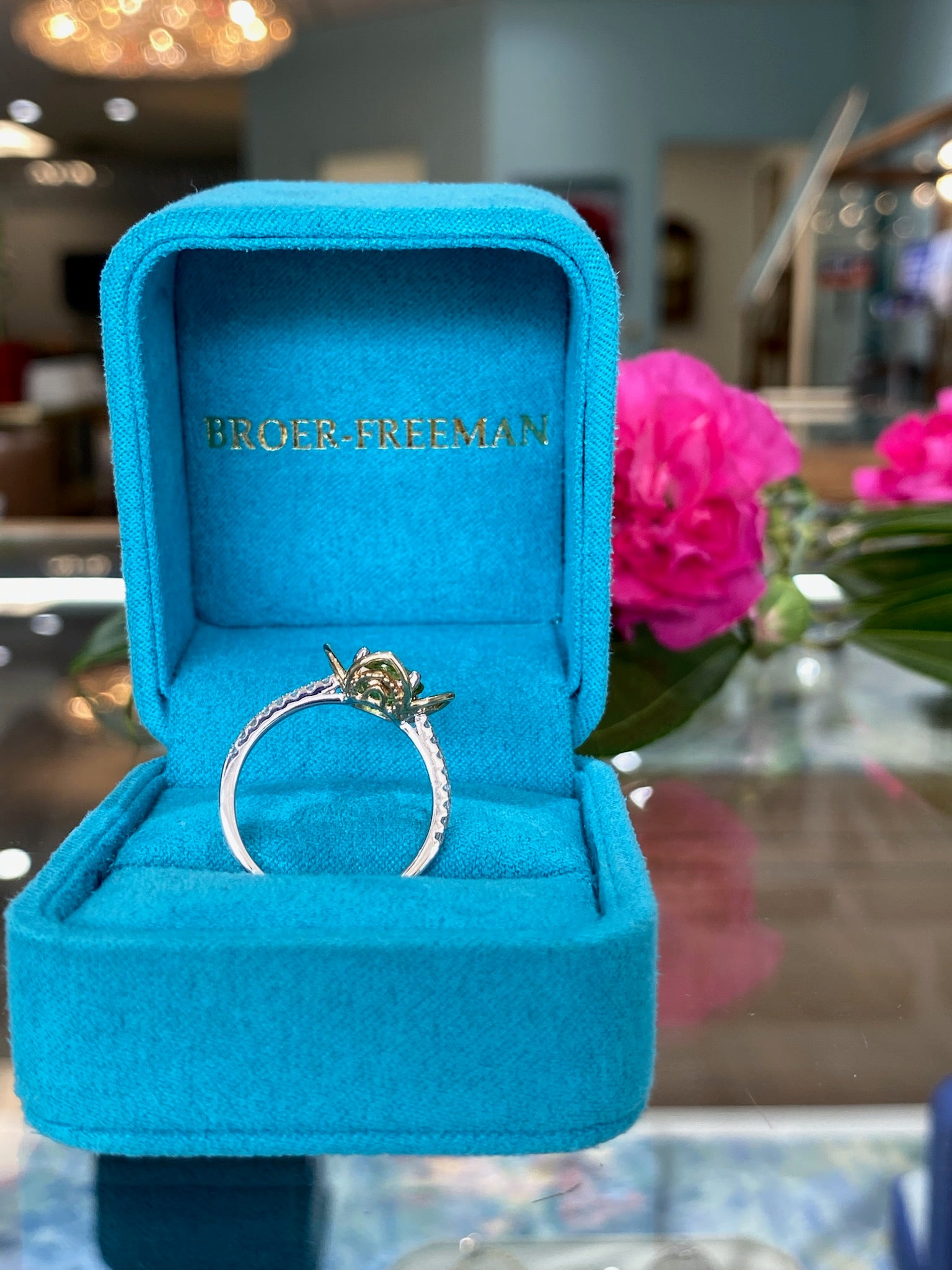 The Sunlit Clover Peridot Ring