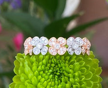 Load image into Gallery viewer, Two Tone Rose and White Gold Diamond Flower Band
