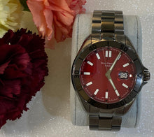 Load image into Gallery viewer, Scarlet Dial Black Accent Slate Grey Toned Bracelet Diver&#39;s Watch
