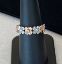 Load image into Gallery viewer, Two Tone Rose and White Gold Diamond Flower Band
