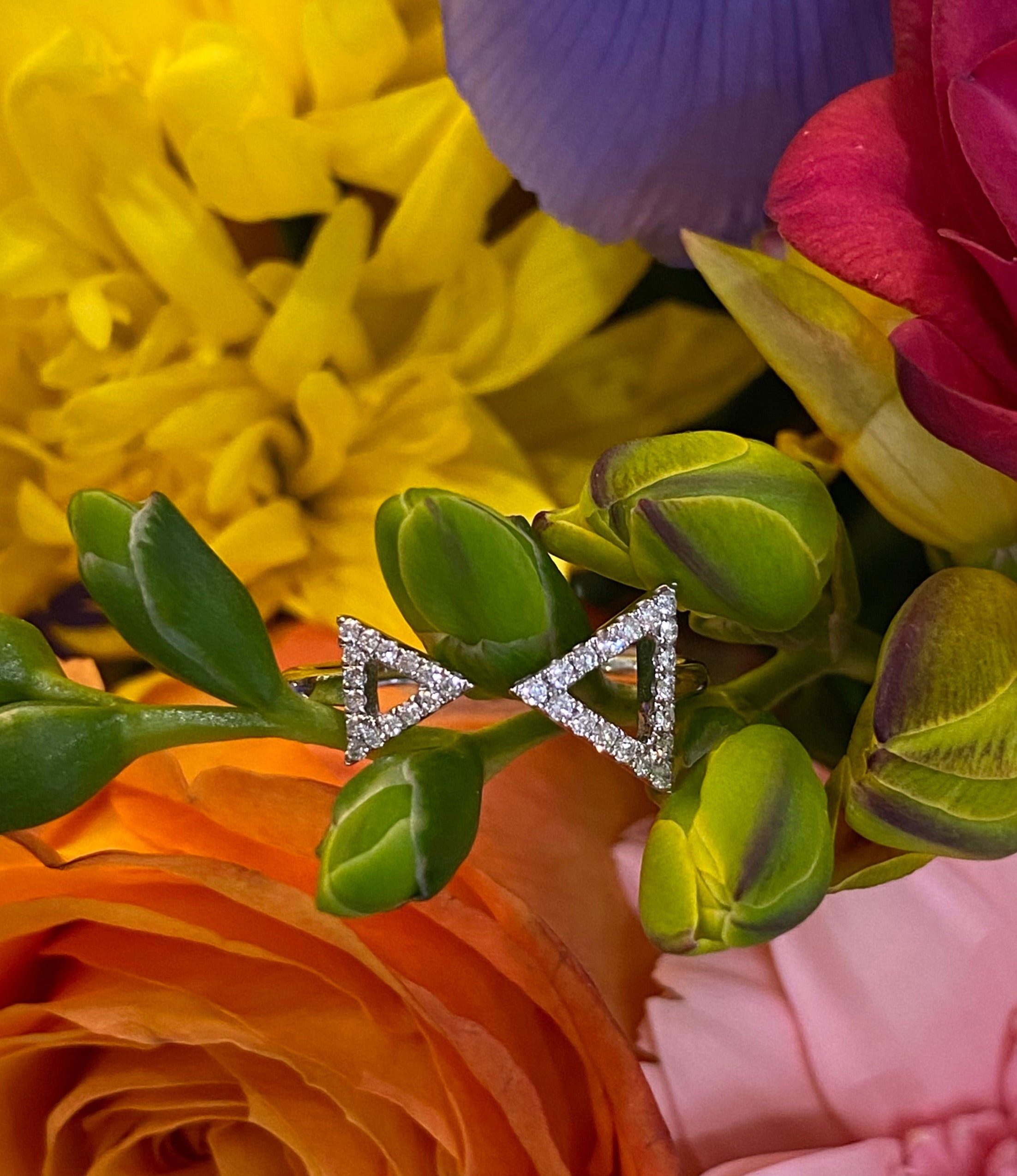 White Gold Double Triangle Tension Ring