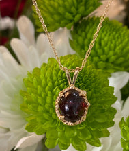 Load image into Gallery viewer, Vintage Garnet Yellow Gold Necklace
