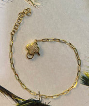 Load image into Gallery viewer, Yellow Gold Diamond Quatrefoil Clasp Paper Clip Bracelet
