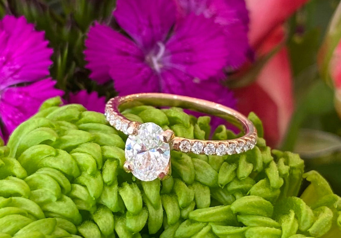 Rose Gold Oval Diamond Engagment Ring