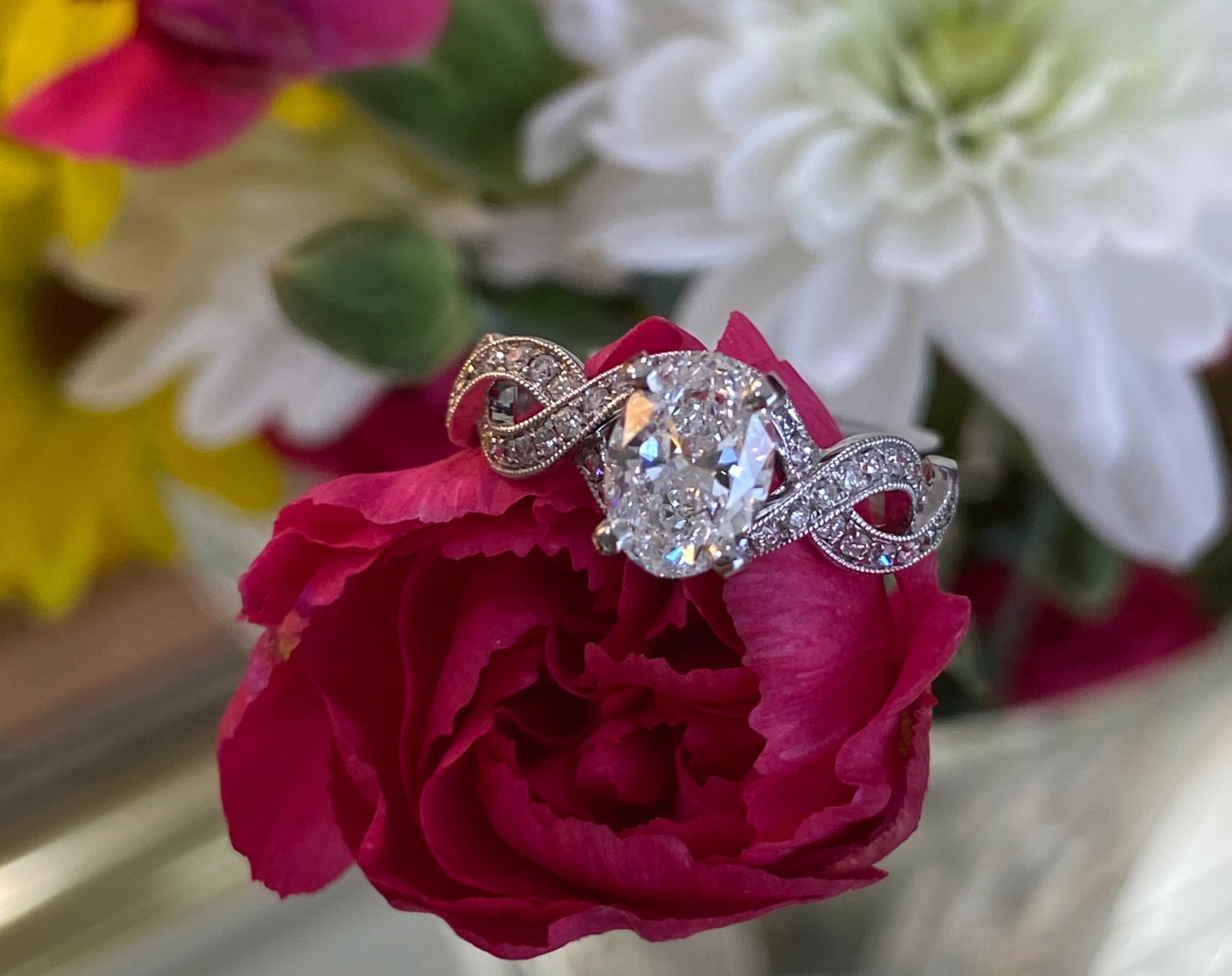 Oval Diamond Twist Band Ring