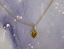 Load image into Gallery viewer, Yellow Gold Leaf Necklace
