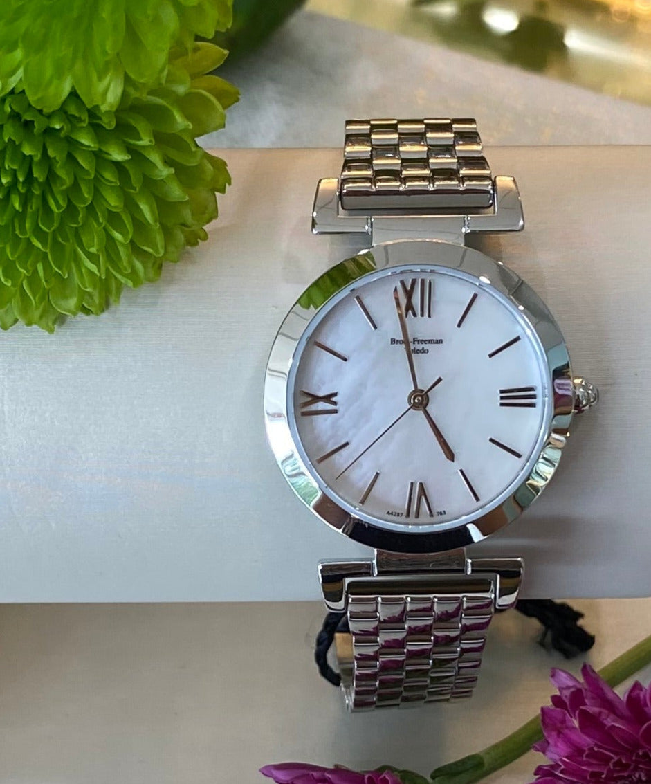Mother of Pearl Dial Silver Toned Bracelet Watch