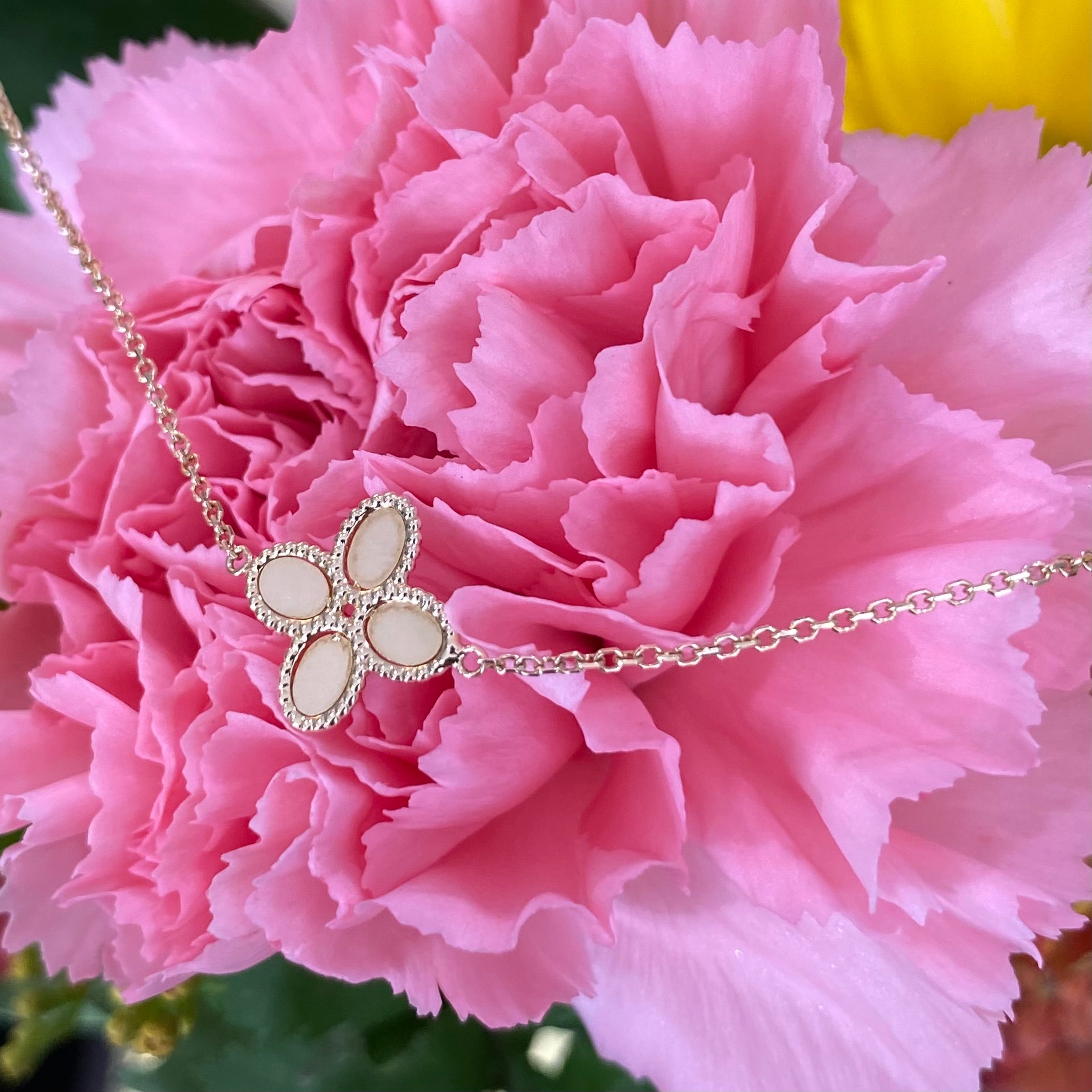 Golden Signature Quatrefoil Necklace