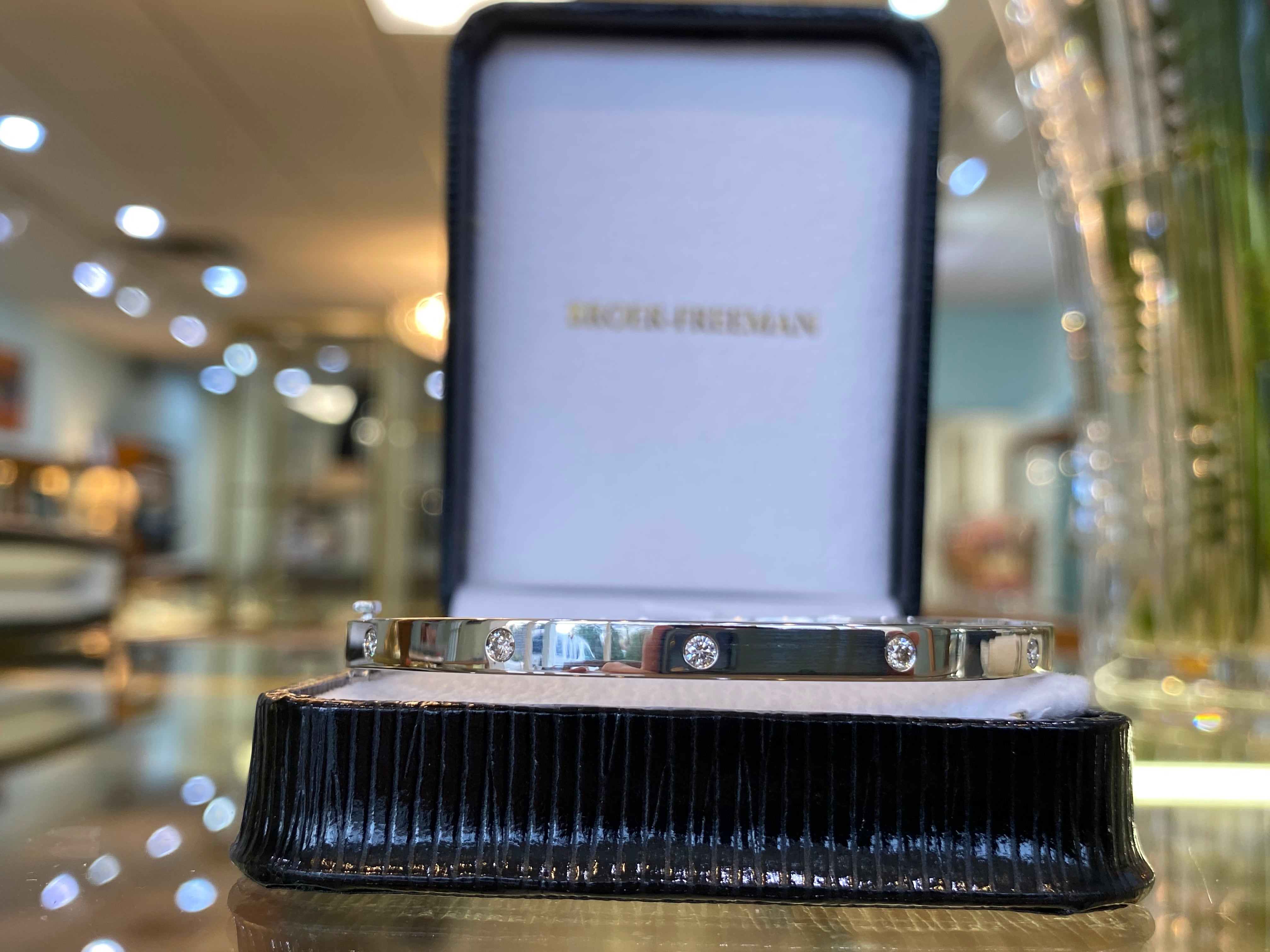 Iconic Diamond Bangle Bracelet in 18K White Gold